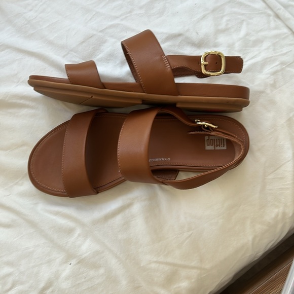 Fitflop Gracie flat sandal, tan, EXCELLENT pre-owned condition - Picture 3 of 9